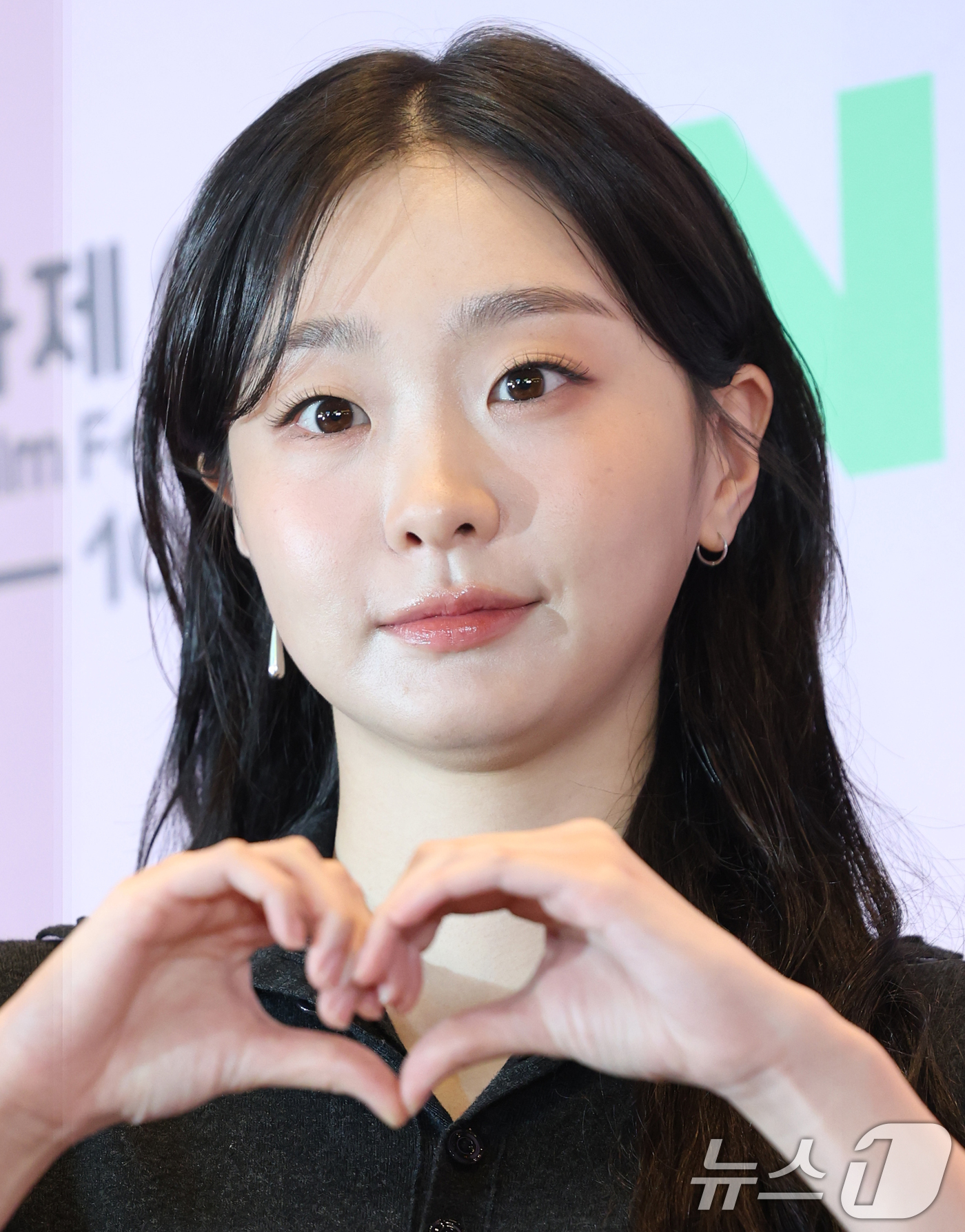 (서울=뉴스1) 권현진 기자 = 배우 김다미가 16일 오후 서울 용산구 CGV용산아이파크몰에서 열린 ‘제21회 미쟝센단편영화제’에 참석해 포즈를 취하고 있다. 2025.10.16/ …