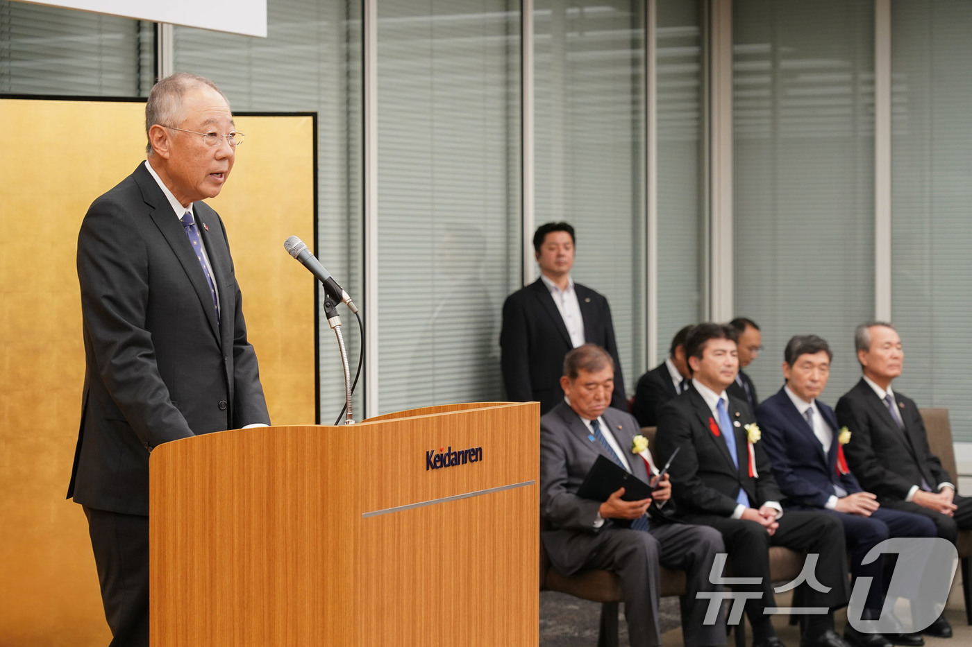 (도쿄=뉴스1) = 류진 한국경제인협회 회장이 16일 도쿄 경단련회관에서 열린 '한일 국교정상화 60주년 기념 리셉션'에 참석해 인사말을 하고 있다. (한경협 제공. 재판매 및 D …