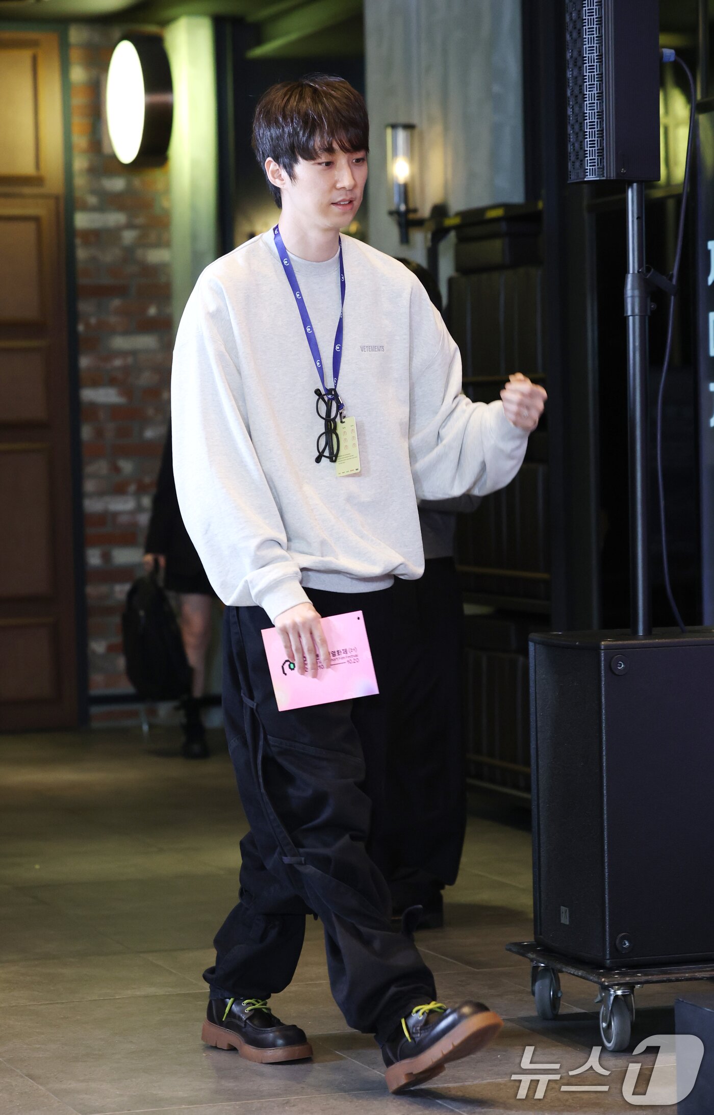 본문 이미지 - 이충현 감독이 16일 오후 서울 용산구 CGV용산아이파크몰에서 열린 ‘제21회 미쟝센단편영화제’에 참석하고 있다. ⓒ News1 권현진 기자