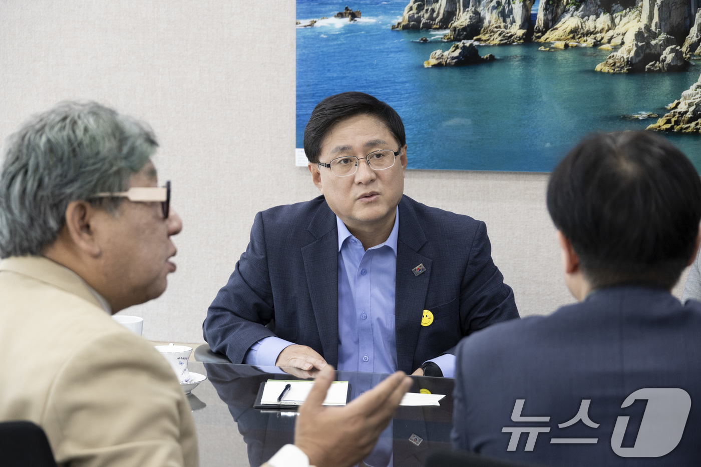 (서울=뉴스1) = 김성환 기후에너지환경부장관이 17일 서울 서초구 한강홍수통제소에서 김상협 글로벌녹색성장기구(GGGI) 사무총장과 만나 아세안 기후행동을 견인하기 위한 국제협력 …