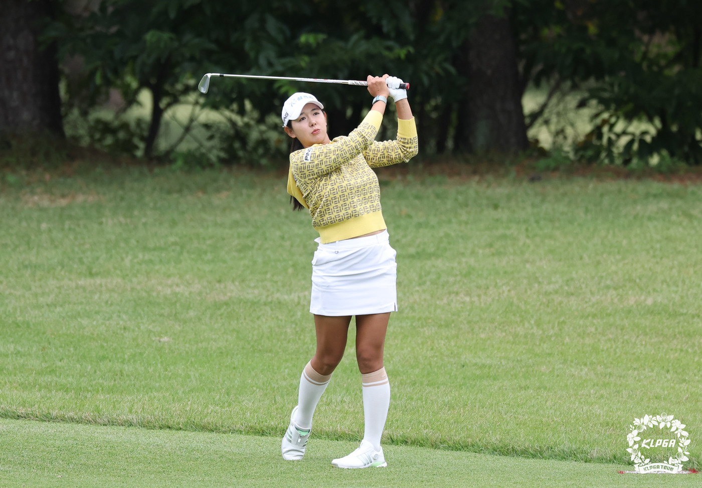 (서울=뉴스1) = 박보겸이 17일 경기 양주시 레이크우드CC에서 열린 상상인·한경 와우넷 오픈 2025 2라운드 11번 홀에서 아이언샷을 하고 있다. (KLPGA 제공. 재판매 …