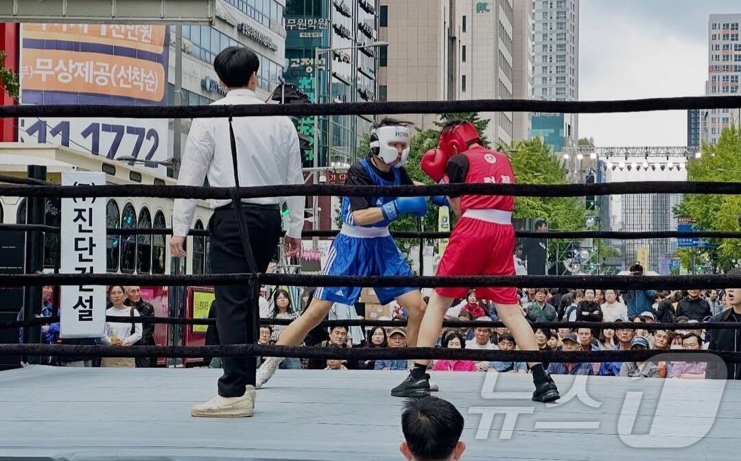 본문 이미지 - 광주 동구 추억의 충장축제 중 전국 복싱대회.&#40;광주 동구 제공. 재배포 및 DB 금지&#41;