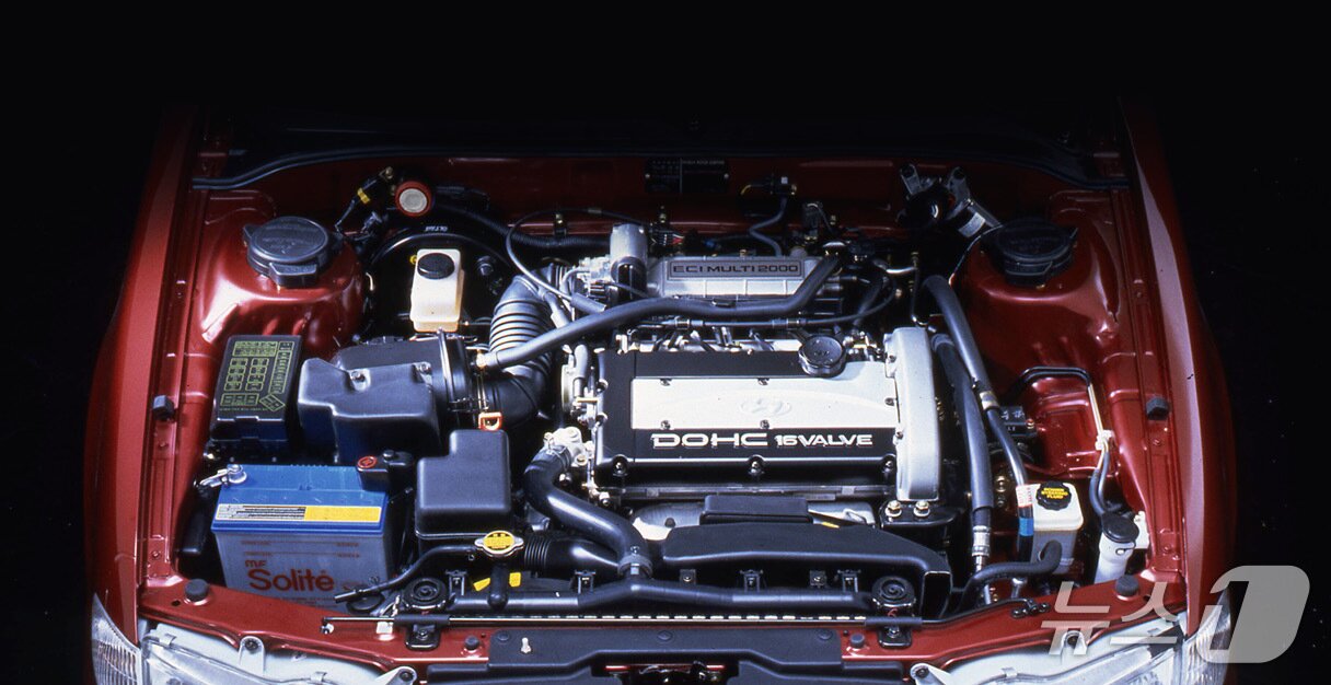 본문 이미지 -  3세대 쏘나타 엔진룸.&#40;현대차 제공&#41;