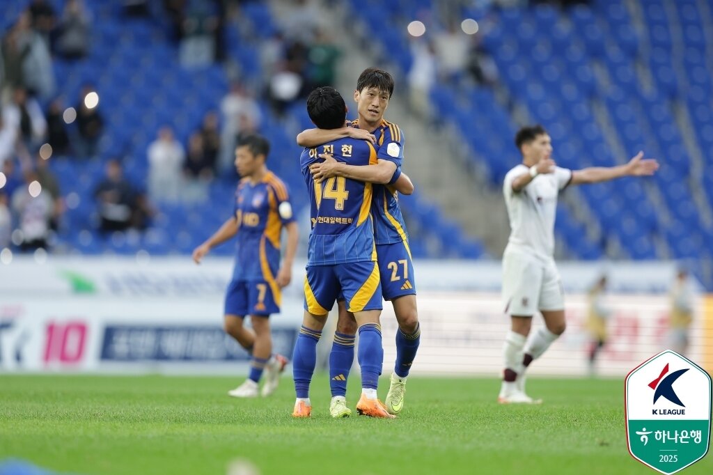 본문 이미지 -  울산은 광주를 2-0으로 꺾었다.&#40;한국프로축구연맹 제공&#41;