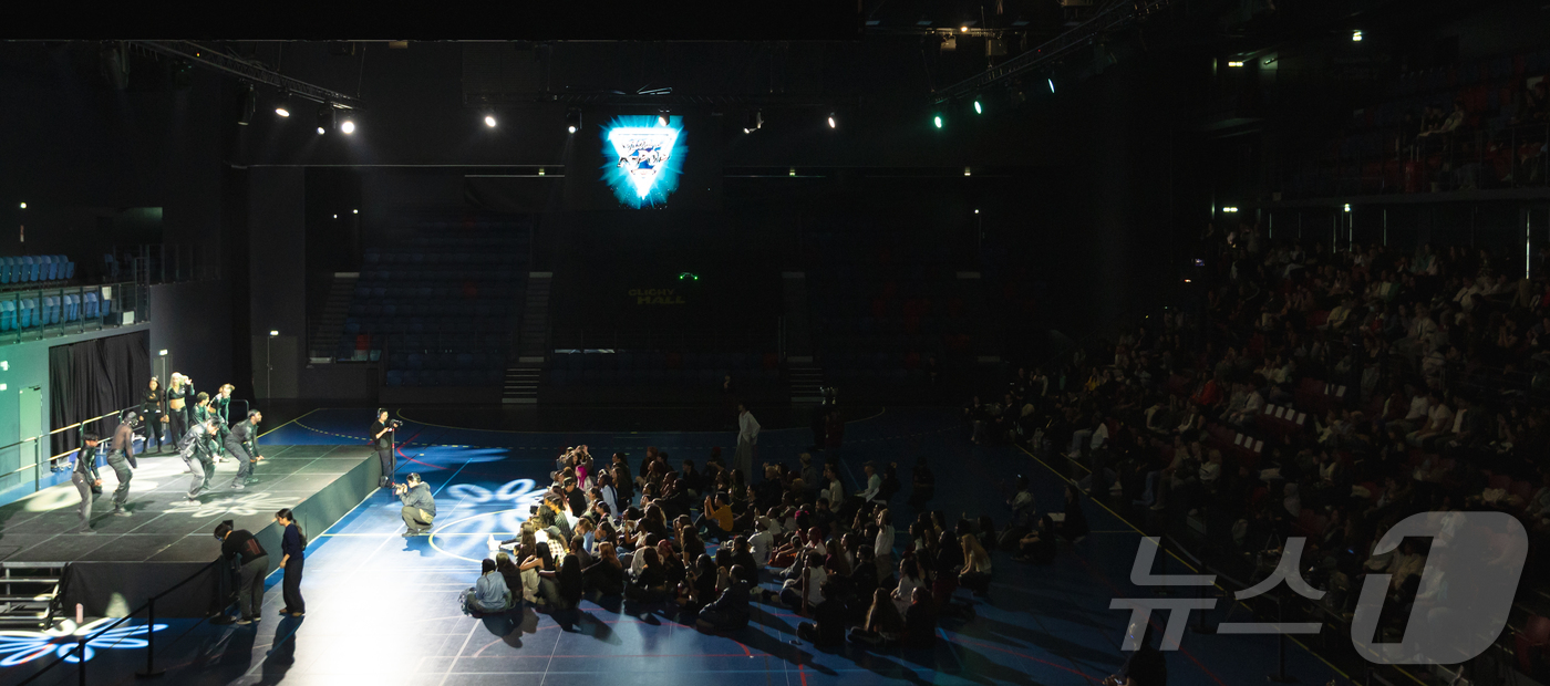 (파리=뉴스1) 이준성 기자 = 18일(현지시간) 프랑스 파리 북서쪽 인근 클리시홀에서 ‘글로벌 K-팝 컴피티션 파리 2025’(Global K-POP Competition Par …