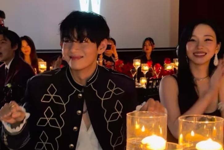 본문 이미지 - W코리아 유방암 인식 향상 행사/SNS 캡처