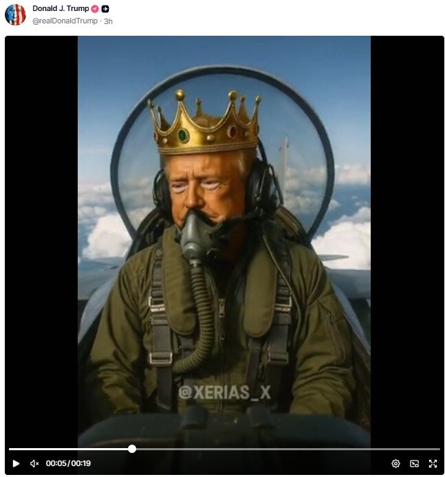 본문 이미지 - 도널드 트럼프 미국 대통령이 자신의 정책에 반대하는 &#39;노 킹스&#39;&#40;No Kings&#41; 시위를 조롱할 목적으로 트루스소셜에 공유한 영상. &#40;사진=트루스소셜 갈무리&#41;