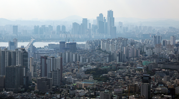 관망 시장에 초고가 단지도 '숨고르기'…강남권서 억대 조정 나와