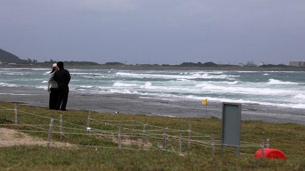 전남 영암·무안·목포·신안 해일주의보…"저지대 침수 유의"
