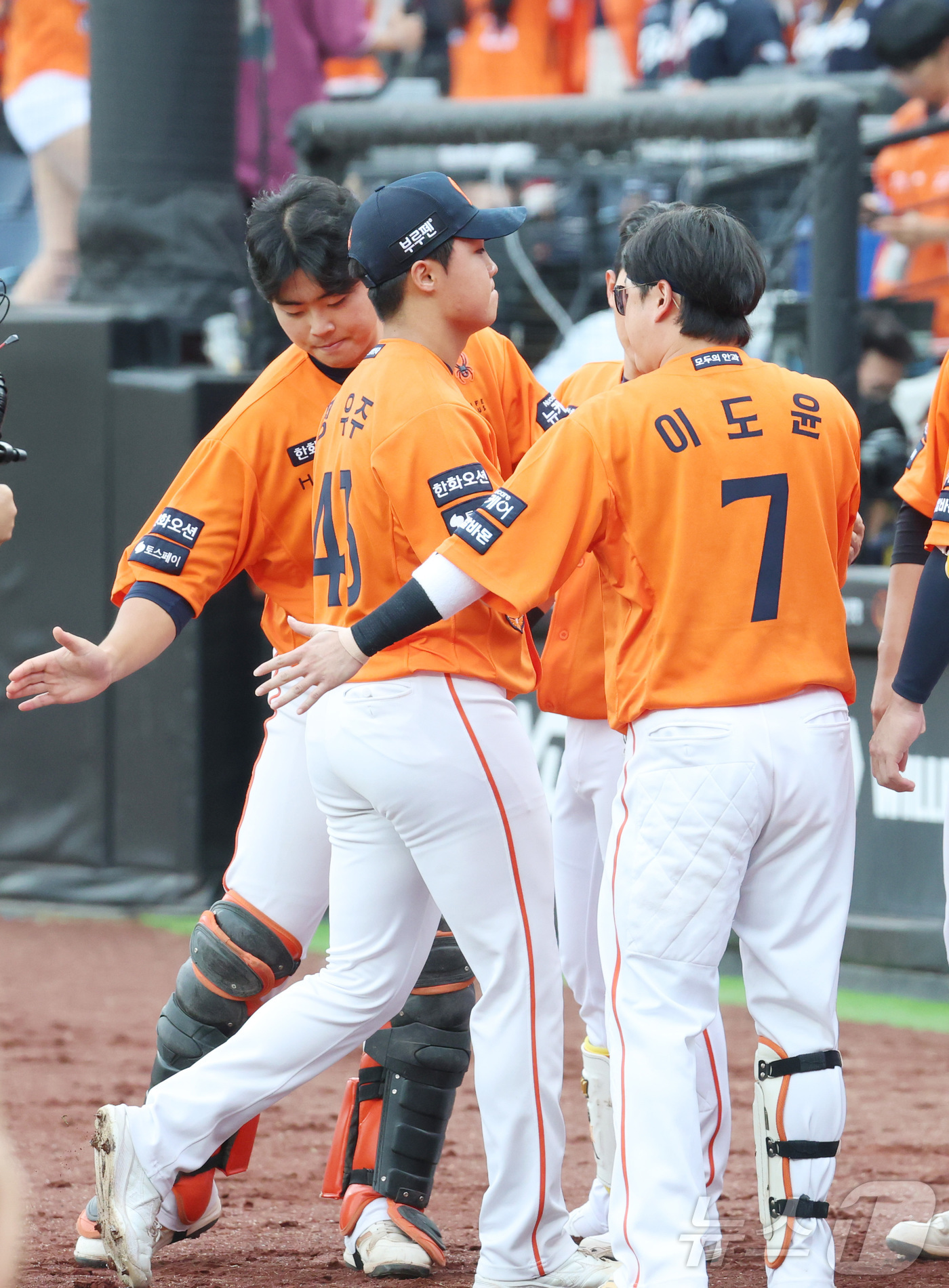 (대전=뉴스1) 김기남 기자 = 19일 대전 한화생명볼파크 열린 프로야구 2025 신한 SOL뱅크 KBO 플레이오프 2차전 삼성 라이온즈와 한화 이글스의 경기에서 한화 정우주가 5 …