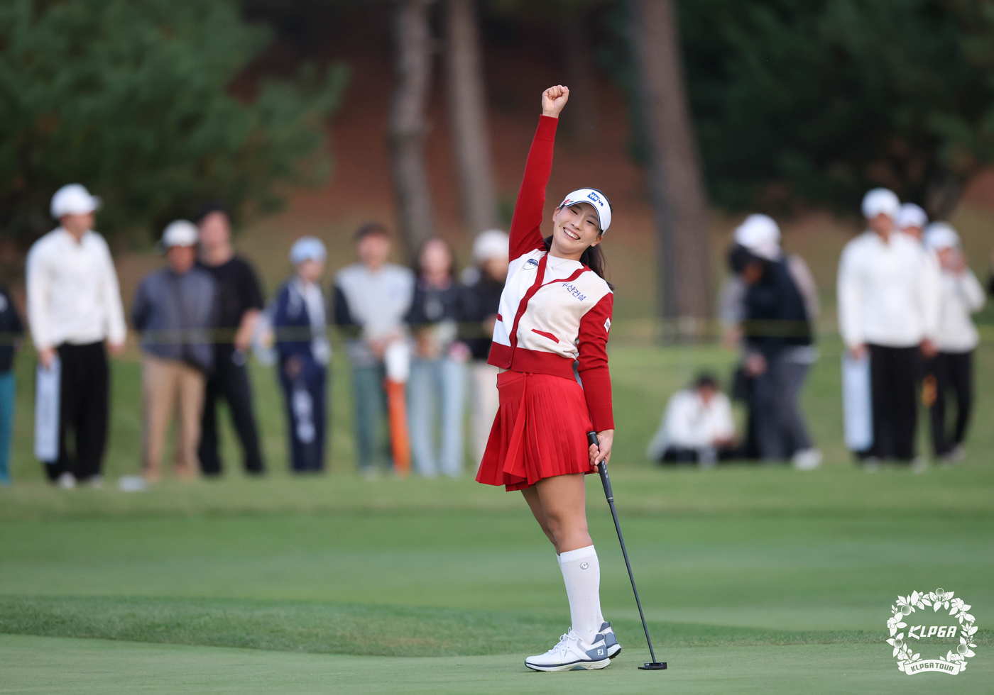 (서울=뉴스1) = 이율린이 19일 경기도 양주시 레이크우드 컨트리클럽에서 열린 한국여자프로골프투어(KLPGA) 상상인·한경 와우넷 오픈 최종라운드에서 연장 다섯번째 홀 버디 성공 …