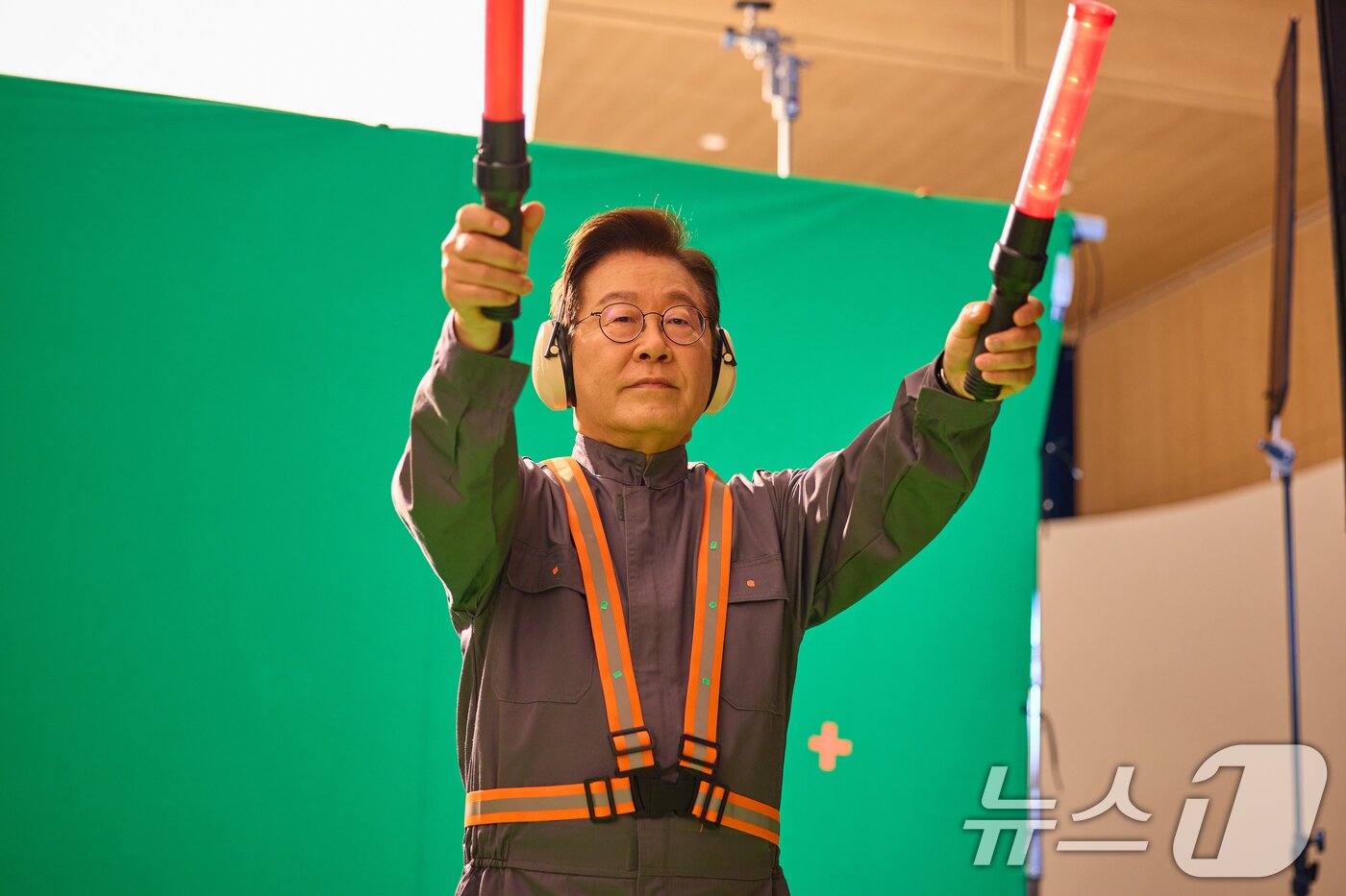 본문 이미지 - 대통령실은 이재명 대통령이 경주에서 열릴 2025 아시아태평양경제협력체(APEC) 정상회의 홍보영상 촬영 현장을 2일 SNS에 공개했다.(이재명 대통령 SNS. 재판매 및 DB 금지) 2025.10.2/뉴스1 ⓒ News1 허경 기자