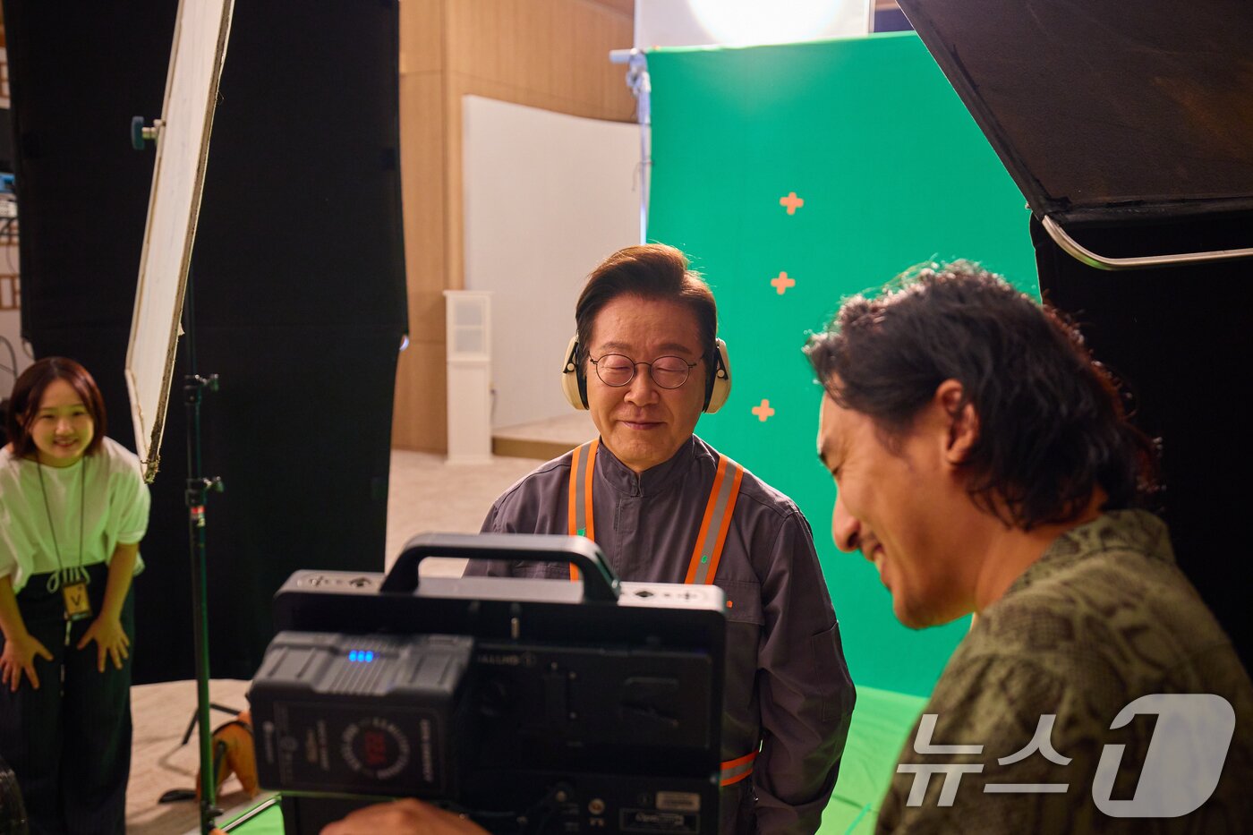 본문 이미지 - 대통령실은 이재명 대통령이 경주에서 열릴 2025 아시아태평양경제협력체(APEC) 정상회의 홍보영상 촬영 현장을 2일 SNS에 공개했다.(이재명 대통령 SNS. 재판매 및 DB 금지) 2025.10.2/뉴스1 ⓒ News1 허경 기자