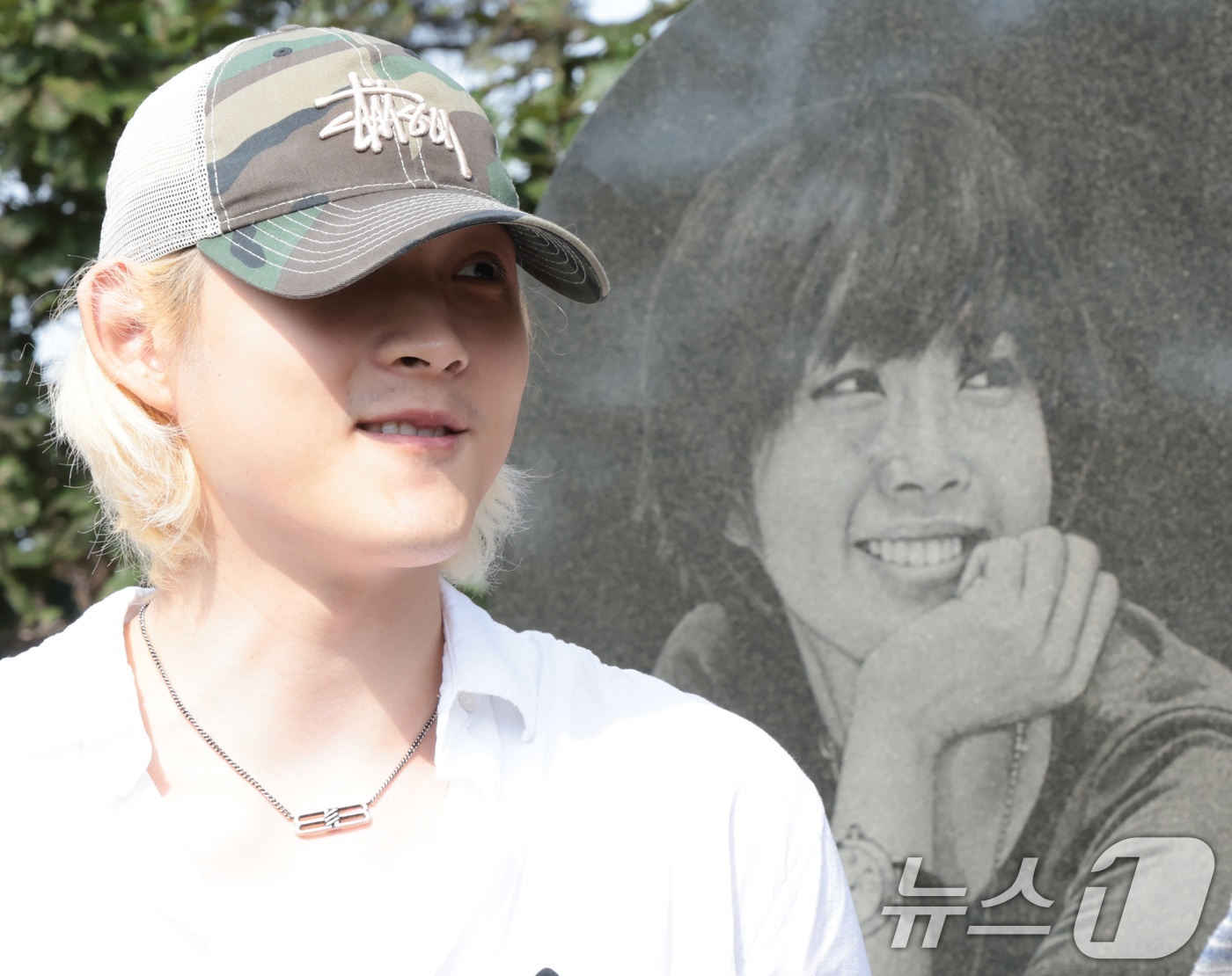 (양평=뉴스1) 권현진 기자 = 故 최진실의 아들인 가수 최환희(활동명 벤 블리스)가 고인의 17주기인 2일 오전 경기도 양평군 갑산공원묘역을 찾아 인터뷰를 하고 있다. 2025. …