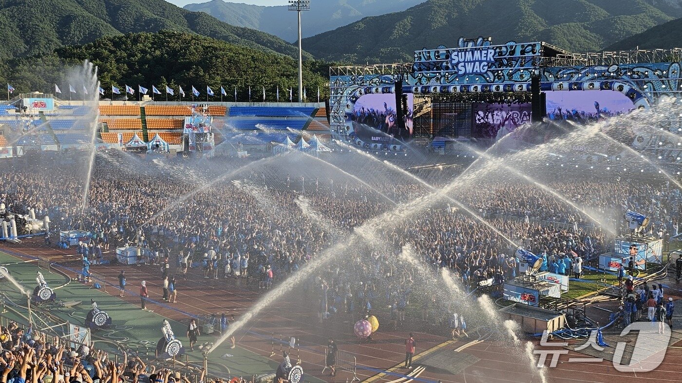 본문 이미지 - 속초 싸이 흠뻑쇼.&#40;속초시 제공, 재판매 및 DB 금지&#41;
