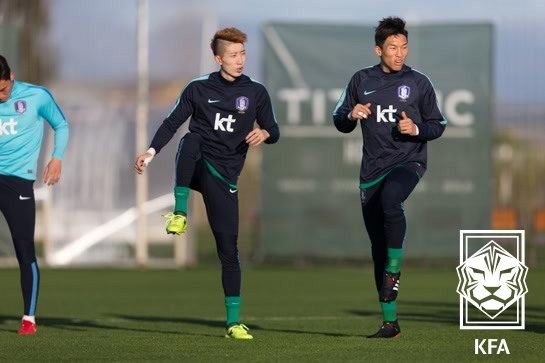 본문 이미지 - 두 선수가 한국 대표팀 골문을 함께 지킨 시간이 꽤 길어지고 있다. 그만큼 두 선수의 능력은 꾸준하고 단단하다. &#40;KFA 제공&#41;