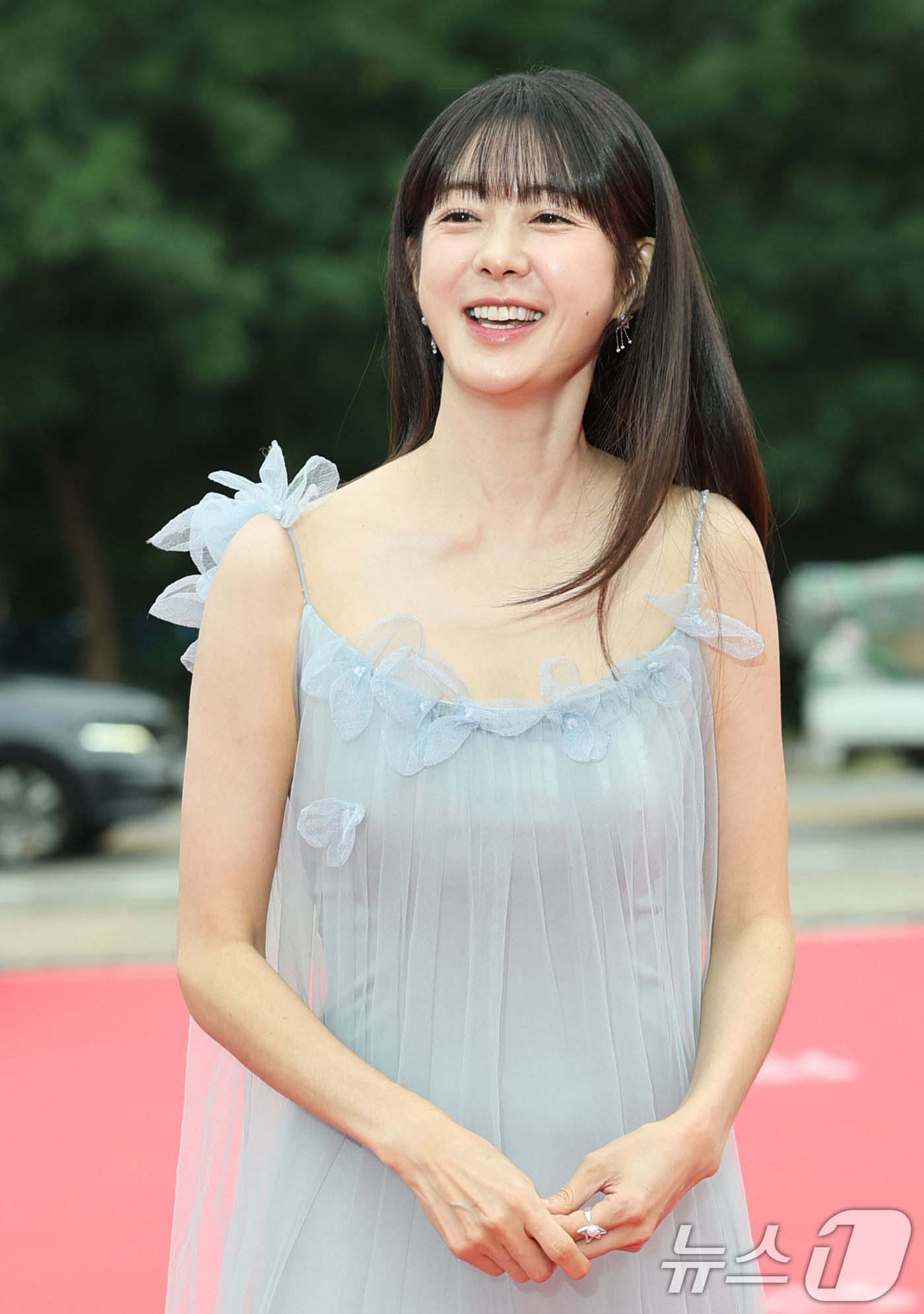 (서울=뉴스1) 권현진 기자 = 배우 이요원이 2일 오후 서울 여의도 KBS 홀에서 열린 제20회 서울드라마어워즈에 참석해 레드카펫을 밟고 있다. 2025.10.2/뉴스1