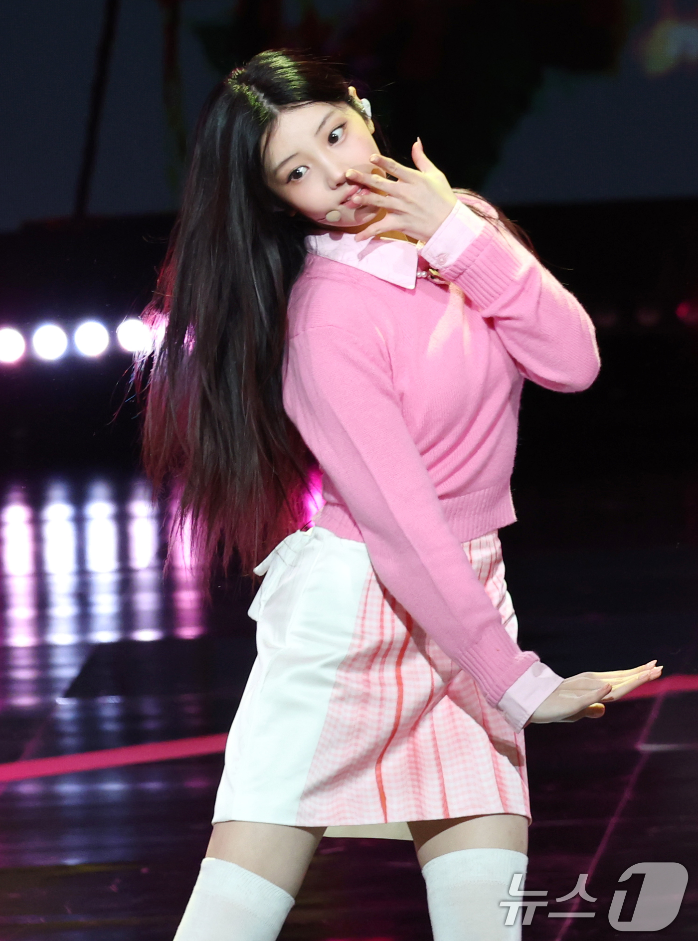 (서울=뉴스1) 권현진 기자 = 그룹 아일릿 원희가 2일 오후 서울 여의도 KBS 홀에서 열린 제20회 서울드라마어워즈에 참석해 화려한 축하공연을 선보이고 있다. 2025.10.2 …