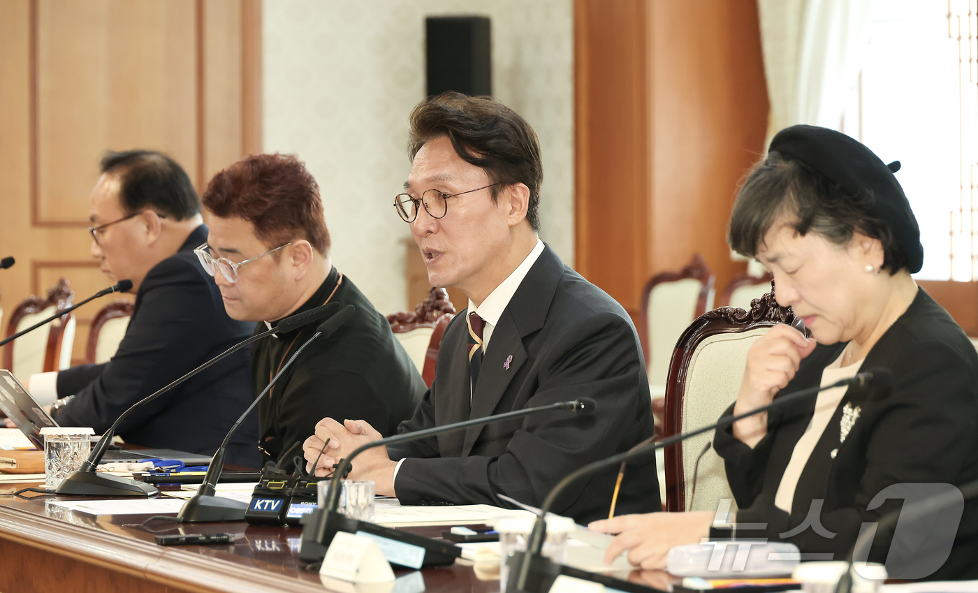 (서울=뉴스1) 임세영 기자 = 김민석 국무총리가 20일 오후 서울 종로구 정부서울청사에서 열린 제2차 이태원 참사 추모 위원회에서 발언하고 있다. (공동취재) 2025.10.20 …