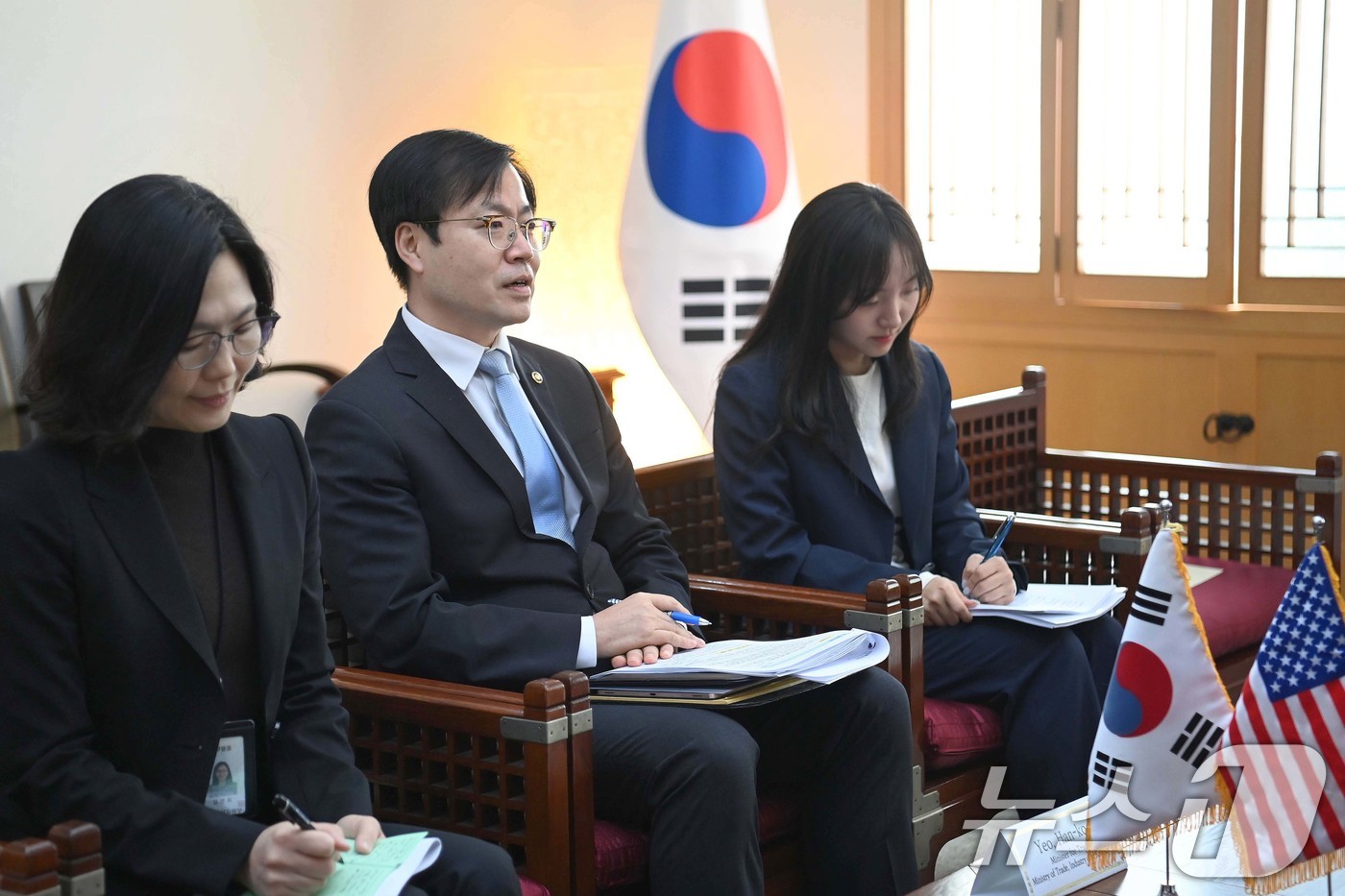 (서울=뉴스1) = 여한구 산업통상자원부 통상교섭본부장이 20일 서울 종로구 정부서울청사 외교부 접견실에서 그렉 지안포르테 미국 몬태나주 주지사를 비롯한 경제사절단과 면담을 나누고 …