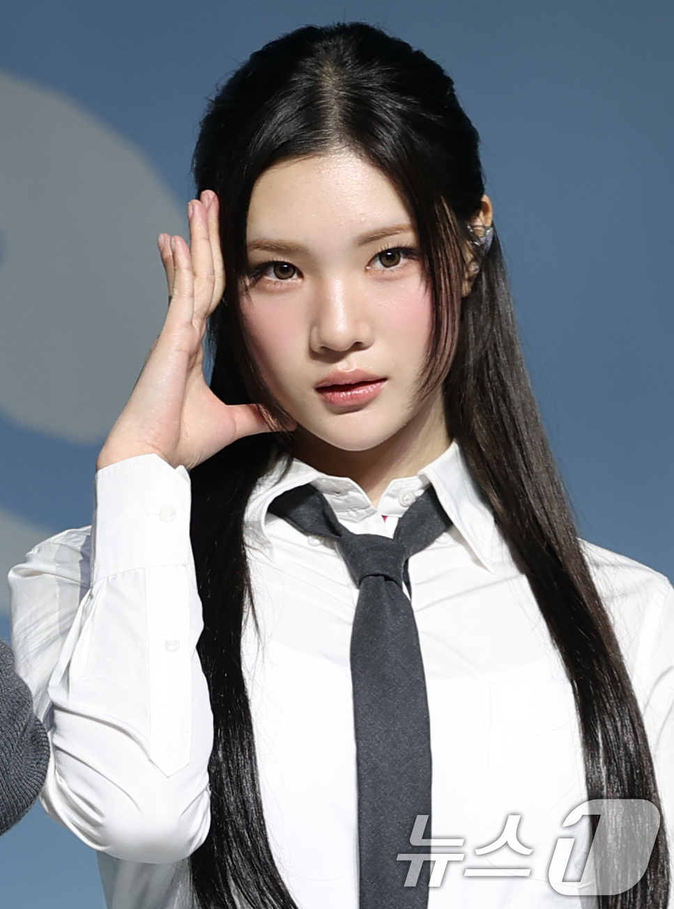 (서울=뉴스1) 권현진 기자 = 하츠투하츠(Hearts2Hearts) 주은이 20일 서울 용산구 블루스퀘어에서 가진 첫 미니앨범 ‘FOCUS’(포커스)를 발매 쇼케이스에서 포즈를 …