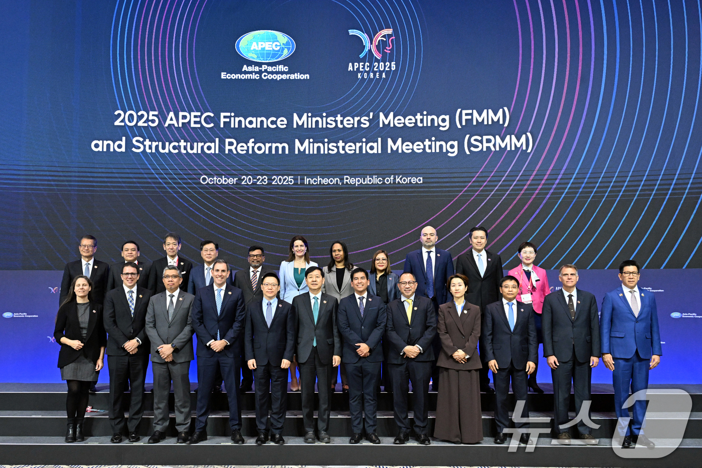 (인천=뉴스1) 황기선 기자 = 구윤철 경제부총리 겸 기획재정부 장관이 21일 오전 인천 중구 인스파이어 리조트에서 열린 '2025 APEC 재무장관회의 및 구조개혁장관회의'에서 …