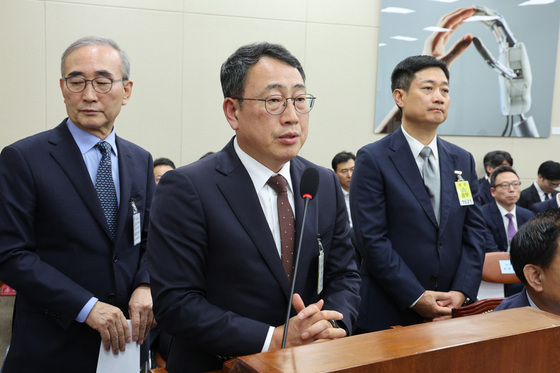 해킹 사태 여파에 수장 교체 나선 통신사들