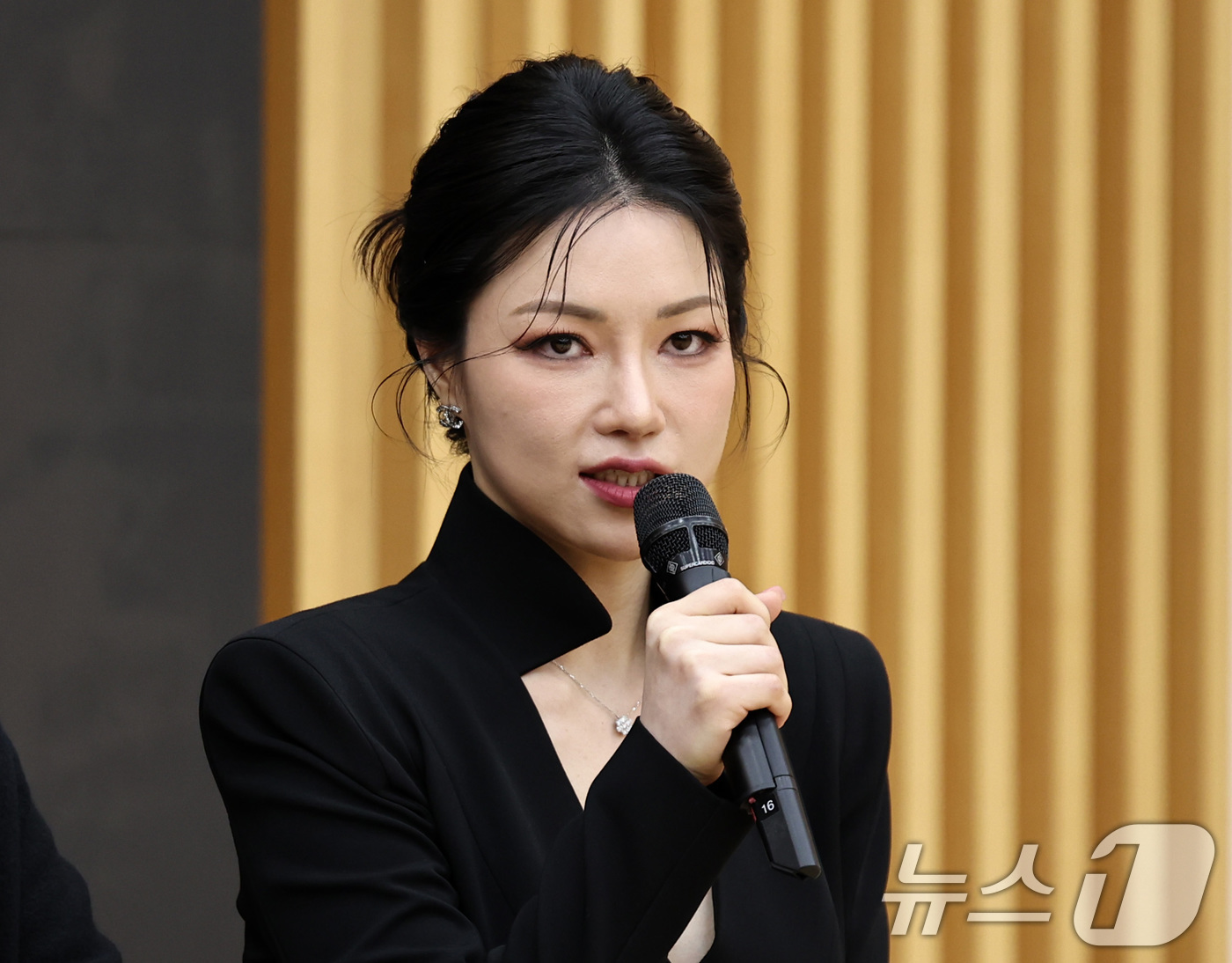 (서울=뉴스1) 구윤성 기자 = 21일 오후 서울 종로구 세종문화회관에서 열린 서울시오페라단 창단 40주년 기념 오페라 '아이다' 제작발표회에서 암네리스 역을 맡은 메조소프라노 김 …