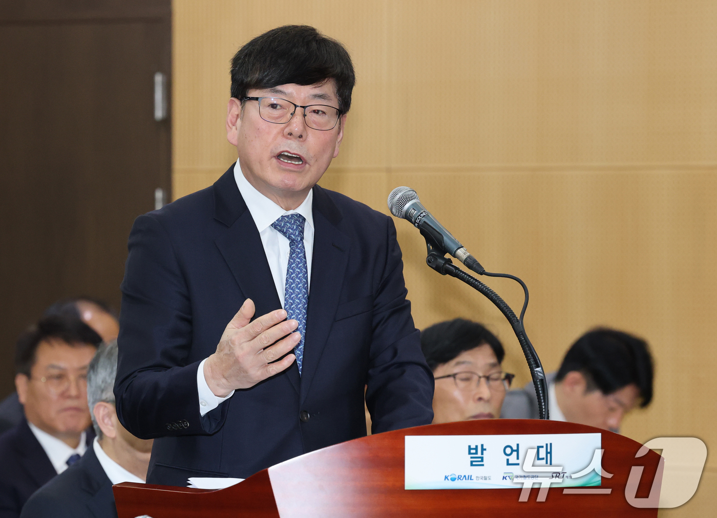 (대전=뉴스1) 김기태 기자 = 박선순 다원시스 대표가 21일 한국철도공사(코레일) 대전본사에서 열린 국회 국토교통위원회의 한국철도공사, 국가철도공단, (주)에스알(SR) 등에 대 …