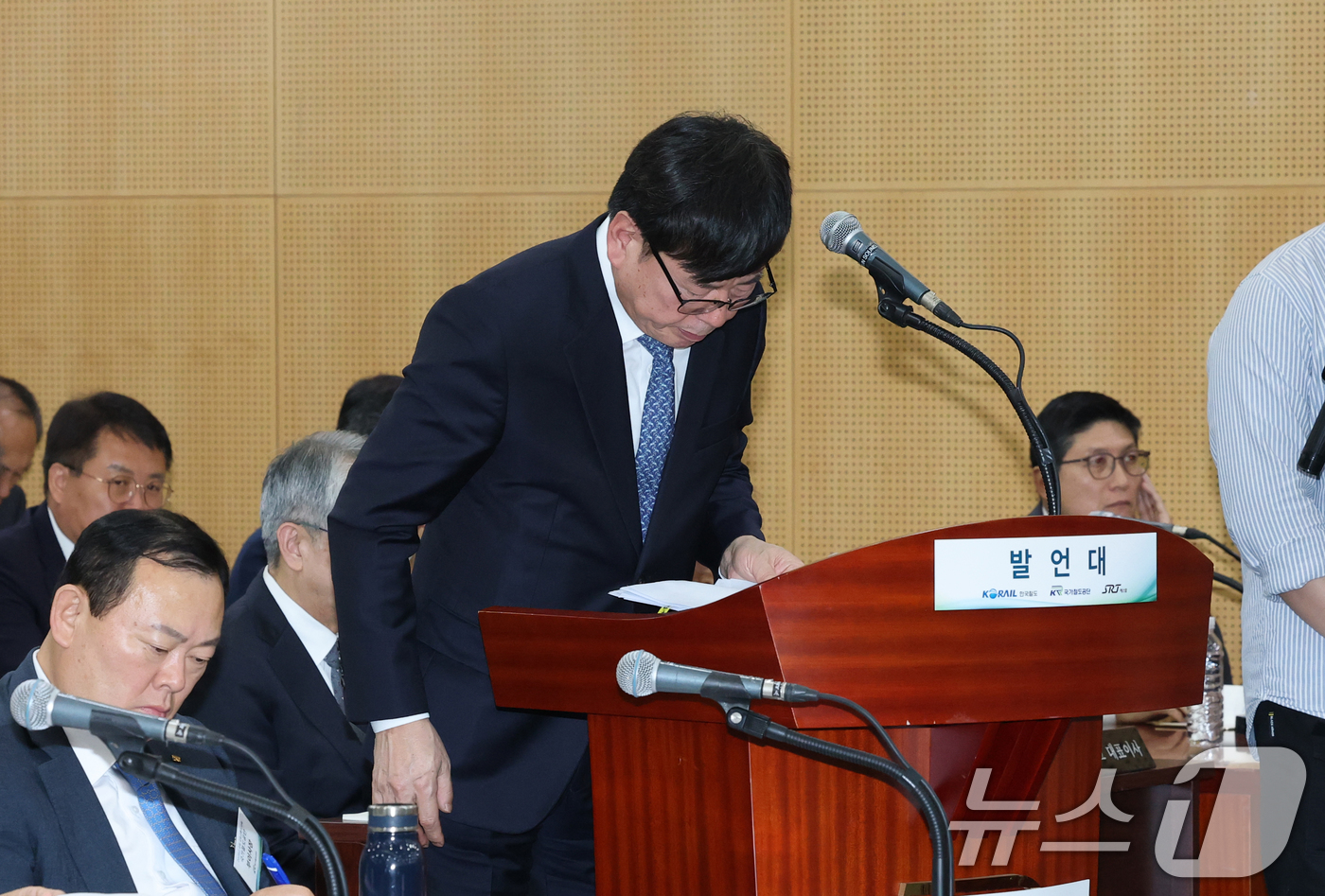 (대전=뉴스1) 김기태 기자 = 박선순 다원시스 대표가 21일 한국철도공사(코레일) 대전본사에서 열린 국회 국토교통위원회의 한국철도공사, 국가철도공단, (주)에스알(SR) 등에 대 …