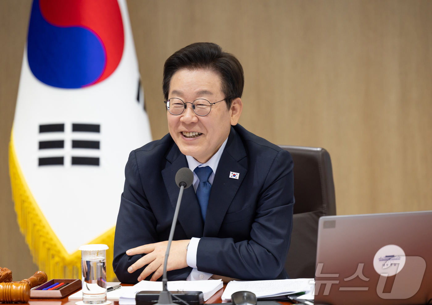 (서울=뉴스1) 이재명 기자 = 이재명 대통령이 21일 서울 용산 대통령실 청사에서 열린 국무회의에서 발언하고 있다. (대통령실 제공. 재판매 및 DB 금지)  2025.10.21 …