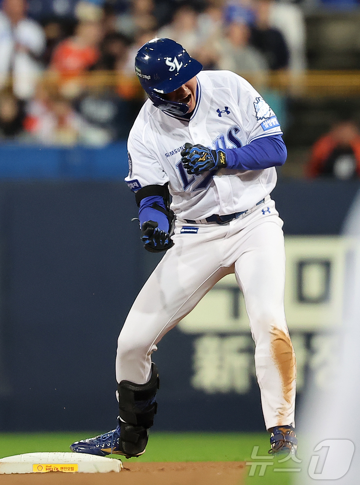 (대구=뉴스1) 김진환 기자 = 21일 대구삼성라이온즈파크에서 열린 2025 신한 SOL뱅크 KBO 포스트시즌 플레이오프 3차전 한화 이글스와 삼성 라이온즈의 경기, 1회말 2사 …