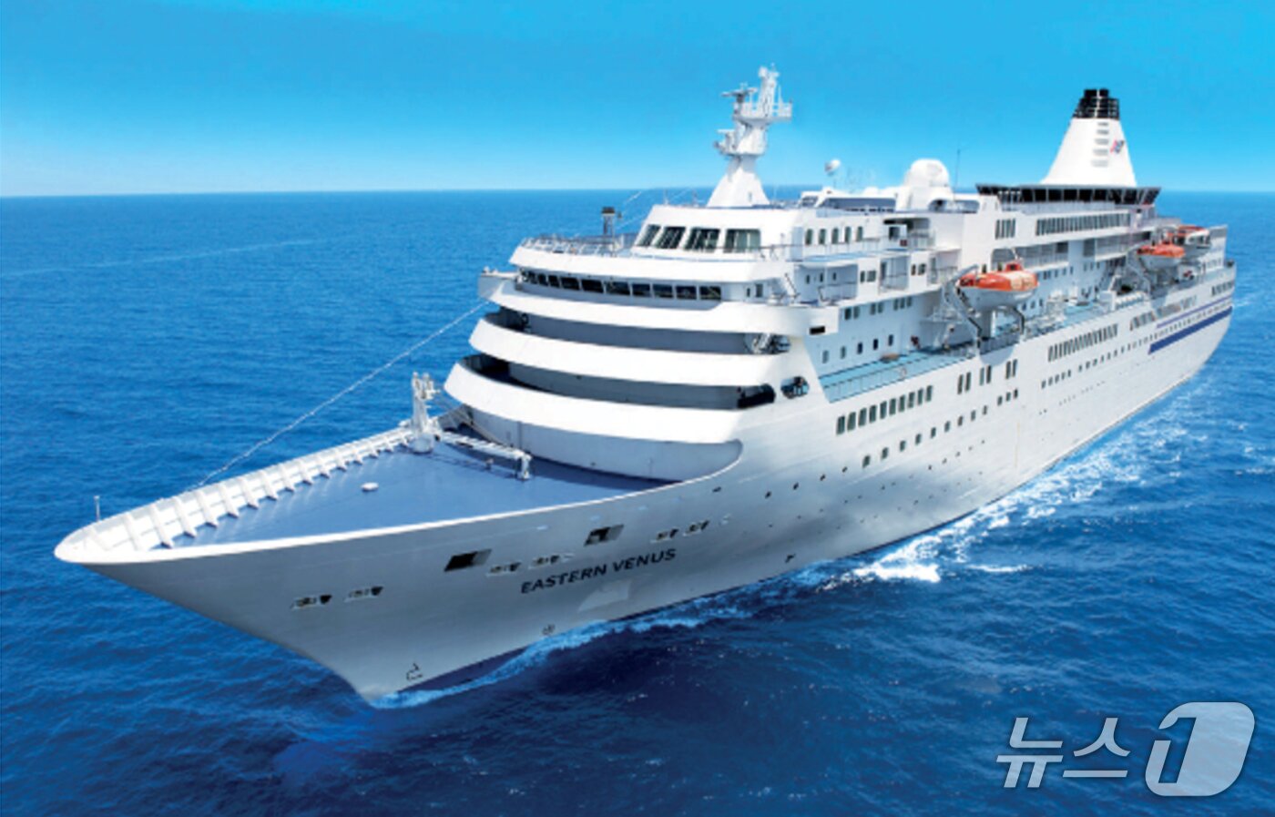 본문 이미지 - APEC에 참석하는 글로벌 CEO들이 숙소로 사용할 이스턴비너스호.(APEC CEO SUMMIT KOREA 홈페이지 갈무리, 재판매 및 DB금지) 2025.10.22/뉴스1   