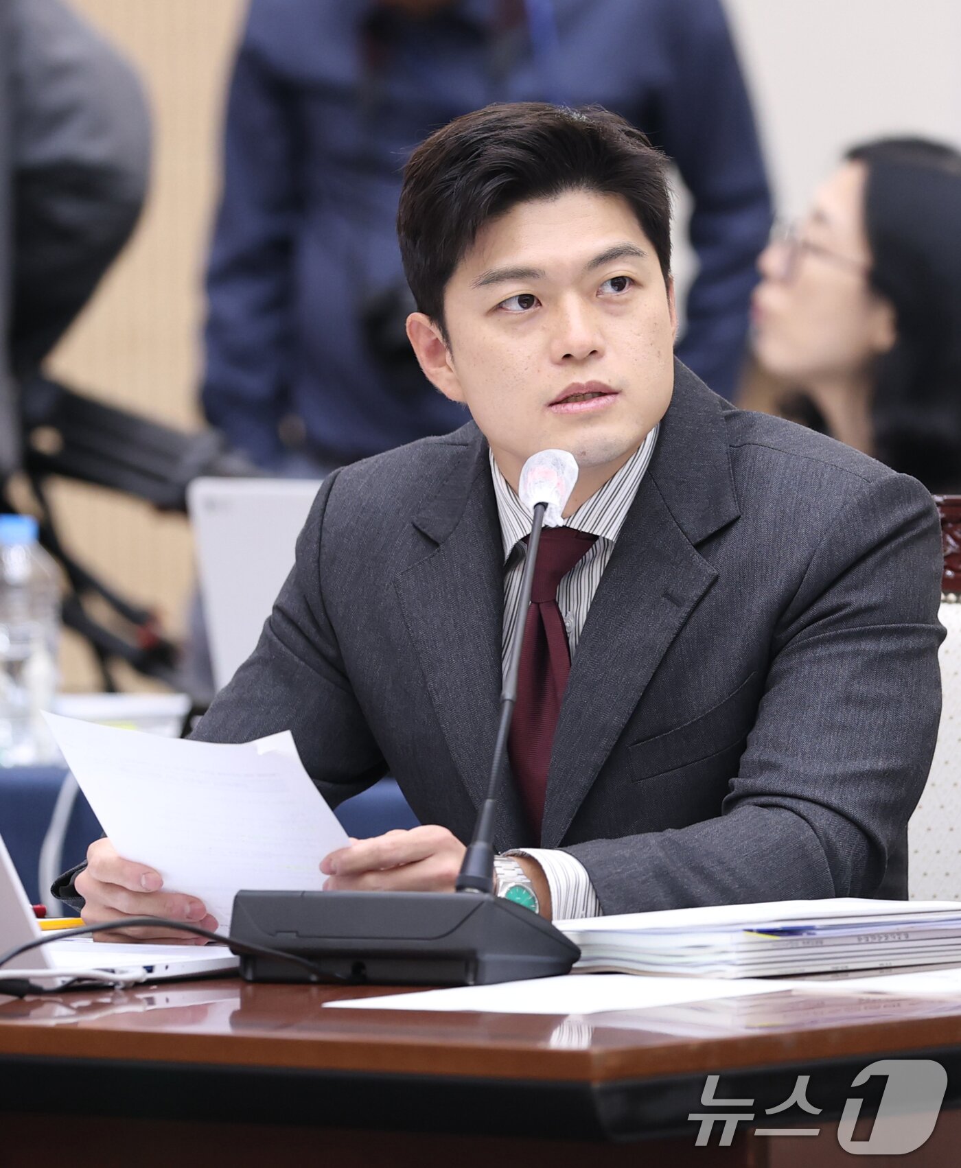 본문 이미지 - 김용태 국민의힘 의원이 22일 전북 전주시 전북대학교 진수당에 열린 국회 교육위원회 국정감사에서 질의를 하고 있다. 2025.10.22/뉴스1 ⓒ News1 유경석 기자