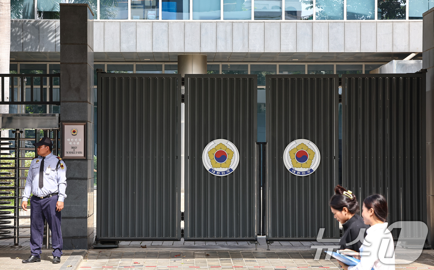 (프놈펜(캄보디아)=뉴스1) 김도우 기자 = 22일(현지시간) 캄보디아 프놈펜 주캄보디아 한국 대사관에서 동남아 지역 내 한국인 대상 범죄 급증 실태 및 대사관 대응 체계 등이 집 …