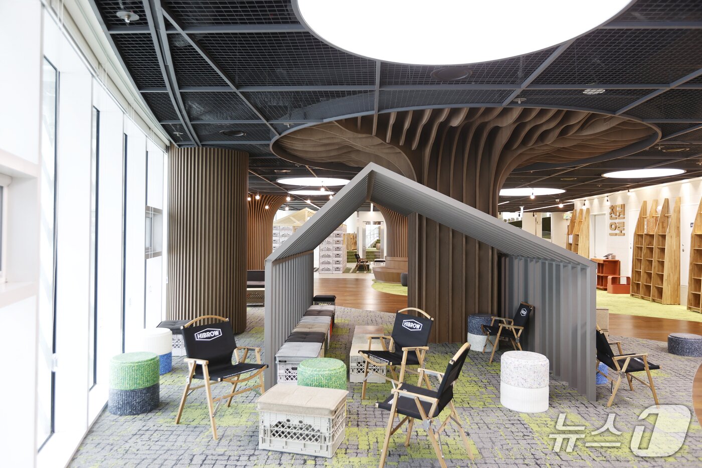 본문 이미지 - 경기도서관 3층 천권으로.(경기도 제공. 재판매 및 DB금지)