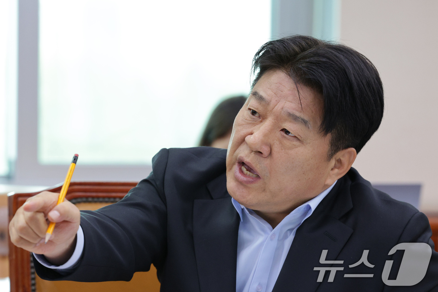 (서울=뉴스1) 신웅수 기자 = 양문석 더불어민주당 의원이 22일 서울 여의도 국회 문화체육관광위원회에서 열린 국립중앙박물관 등에 대한 국정감사에서 질의하고 있다.  2025.10 …