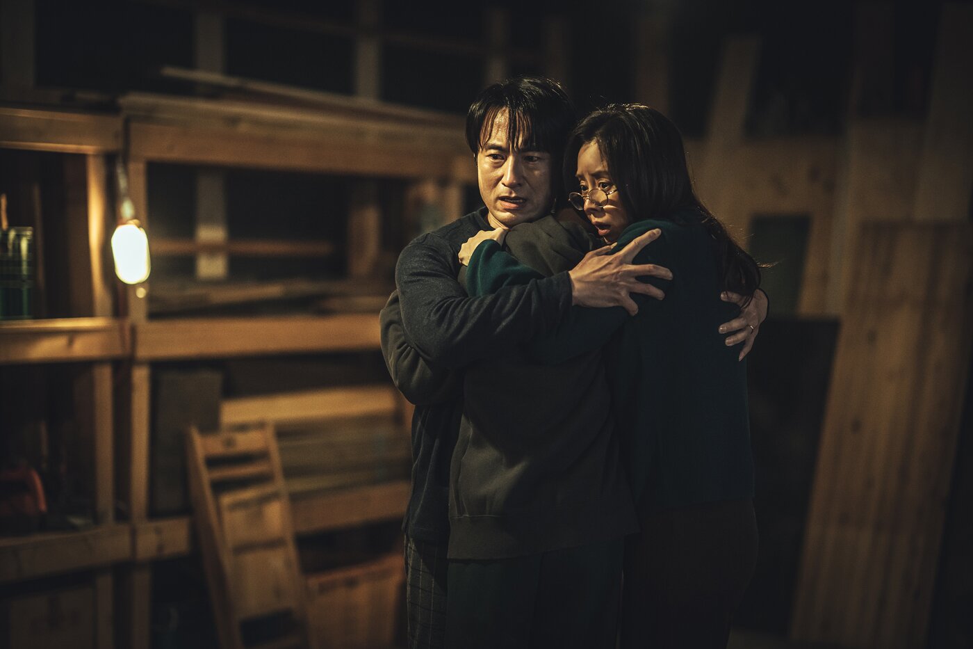 본문 이미지 - 구원자 스틸