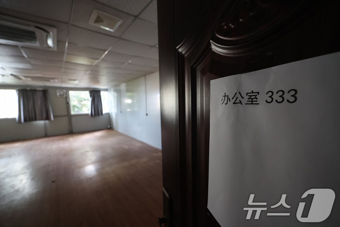 본문 이미지 - 캄보디아 프놈펜 외곽 온라인스캠범죄로 단속된 건물의 모습. &#40;사진은 기사 내용과 무관함&#41; 뉴스1 ⓒ News1 