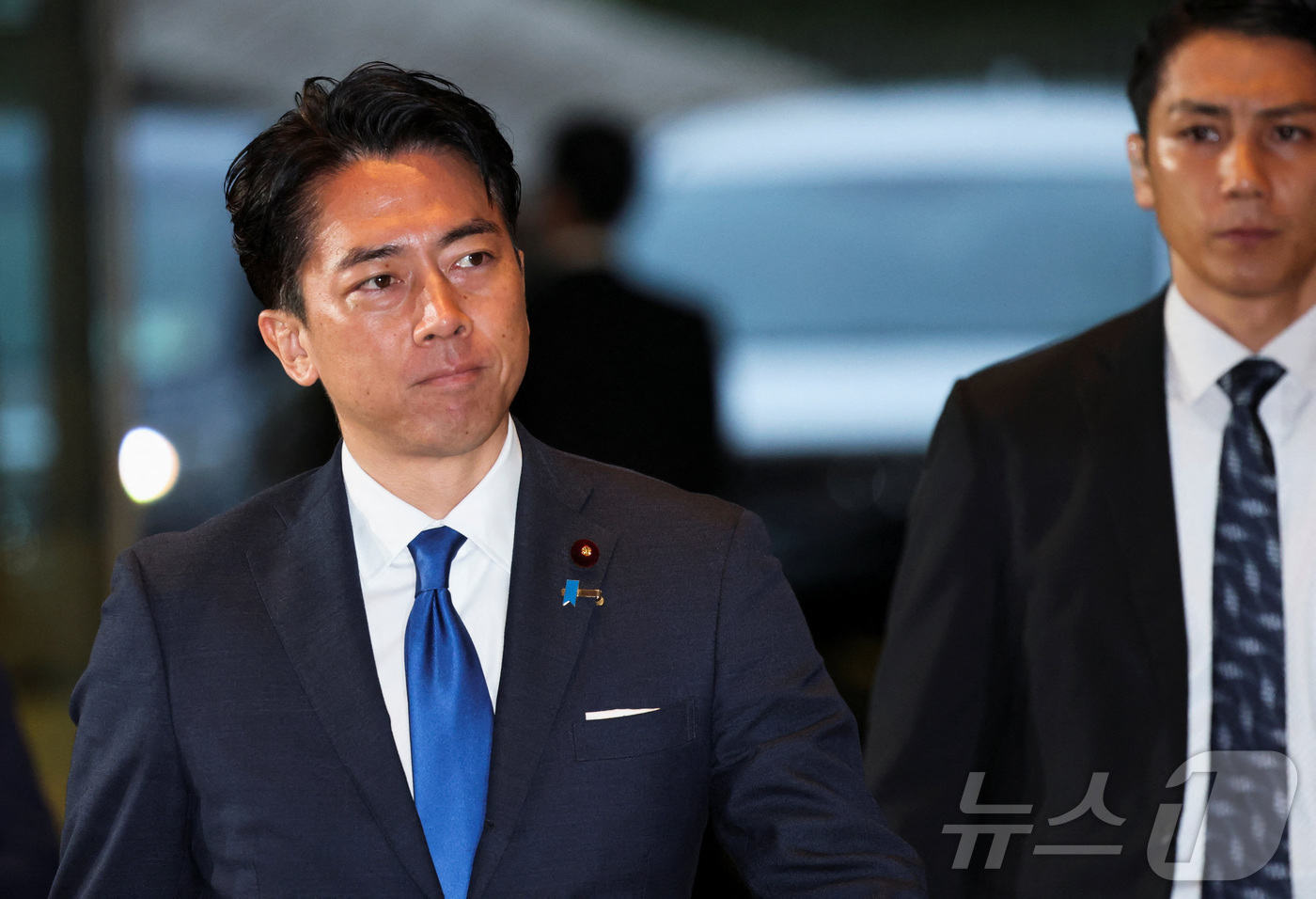 (도쿄 로이터=뉴스1) 윤다정 기자 = 21일 일본 도쿄 총리 관저에 도착한 고이즈미 신지로 일본 방위상. 2025.10.21.ⓒ 로이터=뉴스1