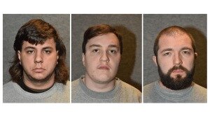 본문 이미지 - 영국에서 이민자를 대상으로 테러를 모의하다 17일 징역형이 선고된 네오나치 3명. &#40;왼쪽부터&#41; 브로건 스튜어트, 크리스토퍼 링로즈, 마르코 피체투. &#40;출처=영국 대테러경찰&#41;