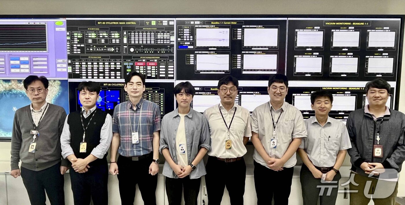 본문 이미지 - 한국원자력연구원 사이클로트론응용연구실 연구진이 ‘지르코늄-89’를 중국에 수출했다. &#40;한국원자력연구원 제공. 재판매 및 DB금지&#41; 2025.10.23/뉴스1