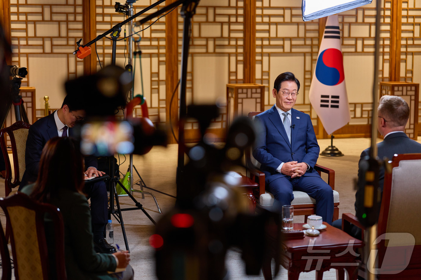 (서울=뉴스1) 이재명 기자 = 이재명 대통령이 지난 21일 서울 용산 대통령실 청사에서 CNN과 인터뷰를 하고 있다. (대통령실 제공. 재판매 및 DB 금지) 2025.10.23 …