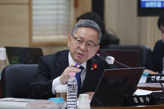 김문수 "무안공항 콘크리트 둔덕, 위험요소로 인식되지 않아"