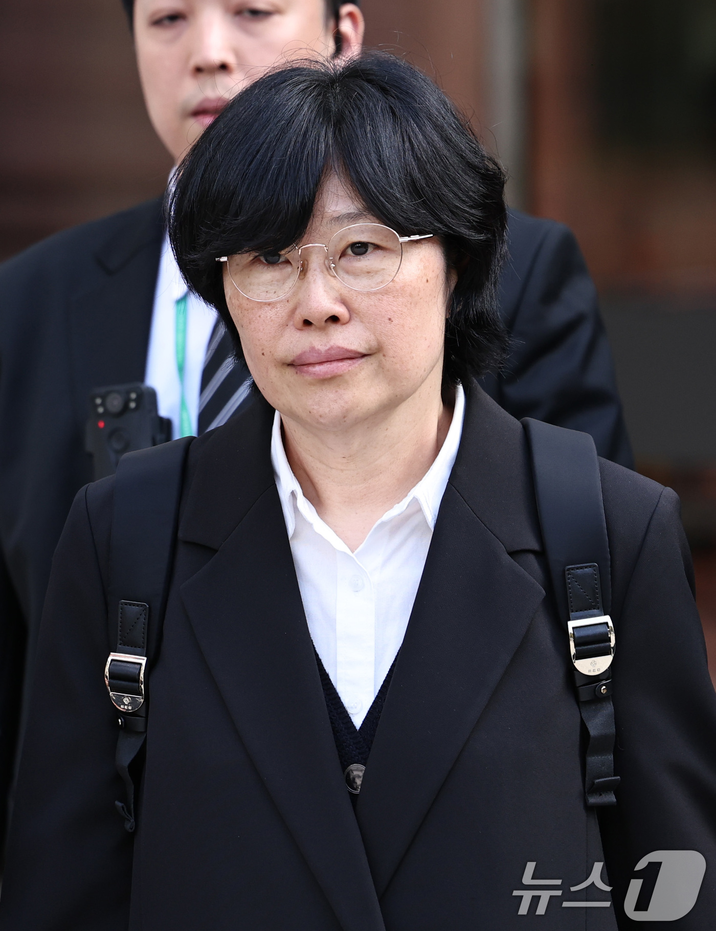 (서울=뉴스1) 구윤성 기자 = 채상병 순직 및 수사 외압에 단계별로 관여한 유재은 전 국방부 법무관리관이 23일 오후 서초구 서울중앙지방법원에서 열린 구속 전 피의자 심문(영장실 …