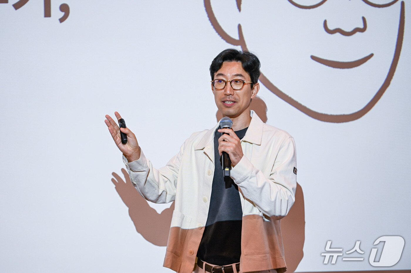 본문 이미지 - 박대성 노션(Notion) 한국지사장이 서울 중구 더플라자호텔에서 열린 Make with Notion 2025 기자간담회서 발언하고 있다. 2025.10.23 뉴스1