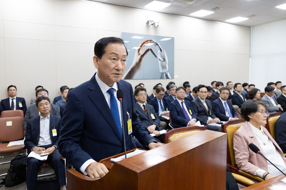 경찰, 방미심위 압수수색…'심의 지시·민원 사주' 류희림 강제수사