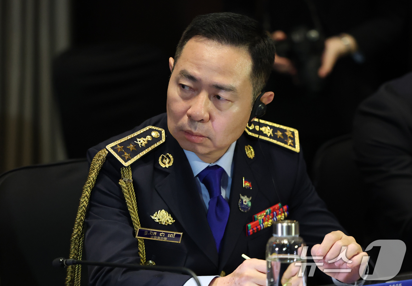 (서울=뉴스1) 장수영 기자 = 치아 삐 어우(Chea Peou) 캄보디아 경찰청 차장이 23일 오후 서울 여의도 콘래드 호텔에서 열린 국제공조협의체 발족식에서 참석하고 있다.이날 …