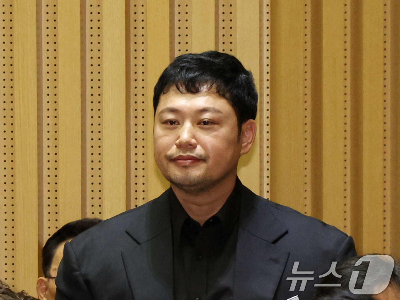 (서울=뉴스1) 황기선 기자 = 헬스트레이너 양치승이 23일 오후 서울 중구 서울시청에서 열린 국회 행정안전위원회 서울시청 국정감사에 자리하고 있다.  2025.10.23/뉴스1