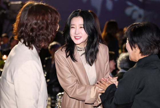 이영애, '김건희와 친분' 주장 유튜버 상대 손해배상 소송 취하